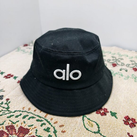 NWT ALO Yoga Fundamental Bucket Hat - Picture 1 of 6